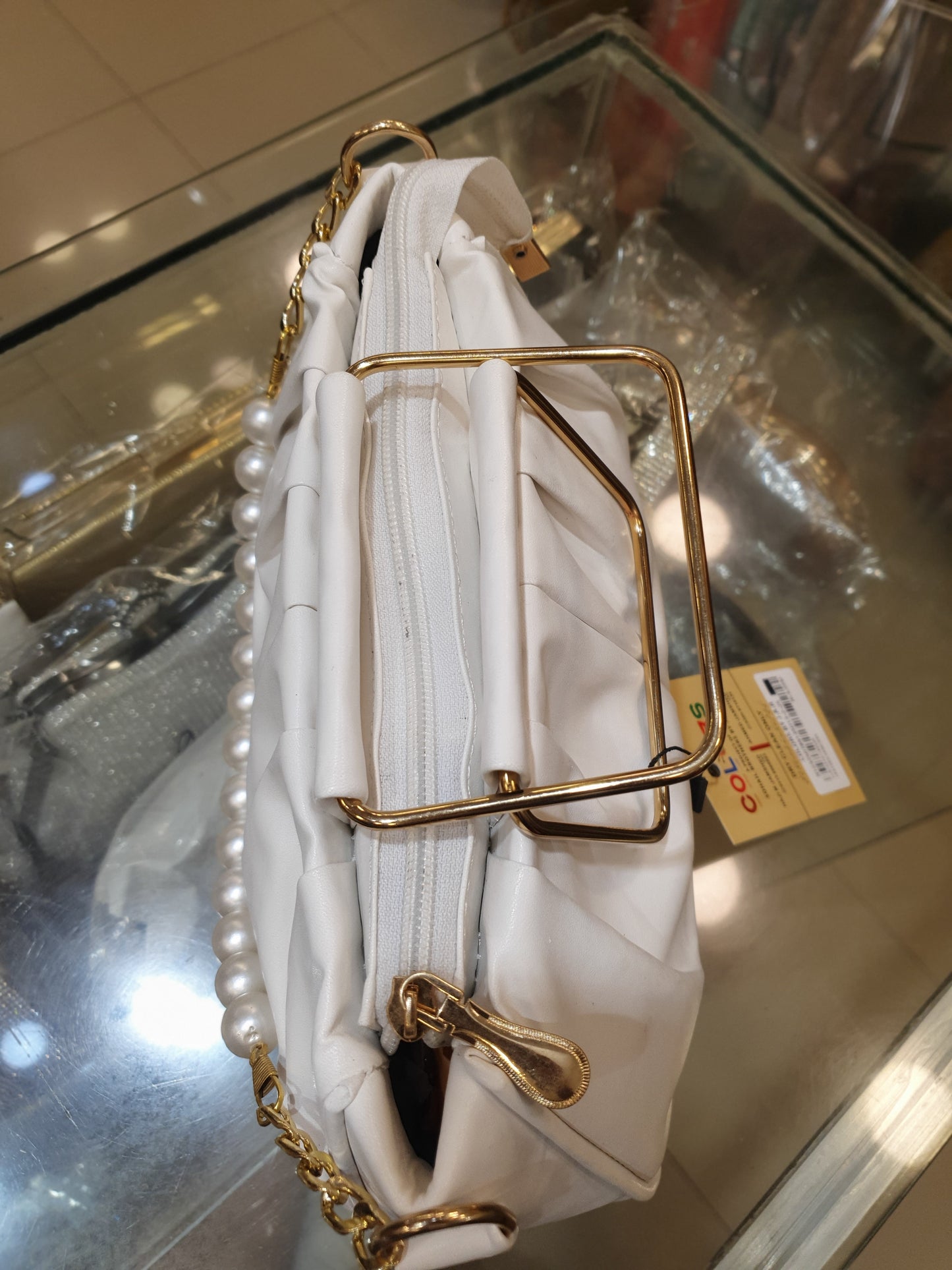 ELEGANT WHITE CLUTCH