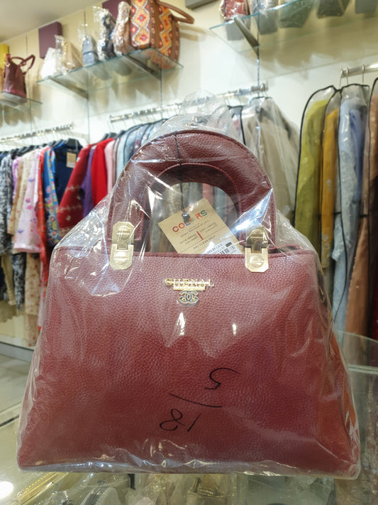 ELEGANT TEXTURED HANDBAG