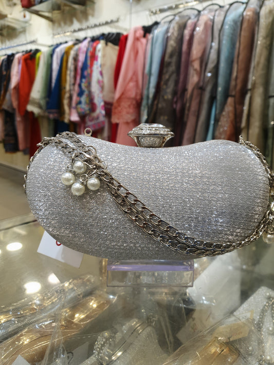 SILVER PEARL CLUTCH